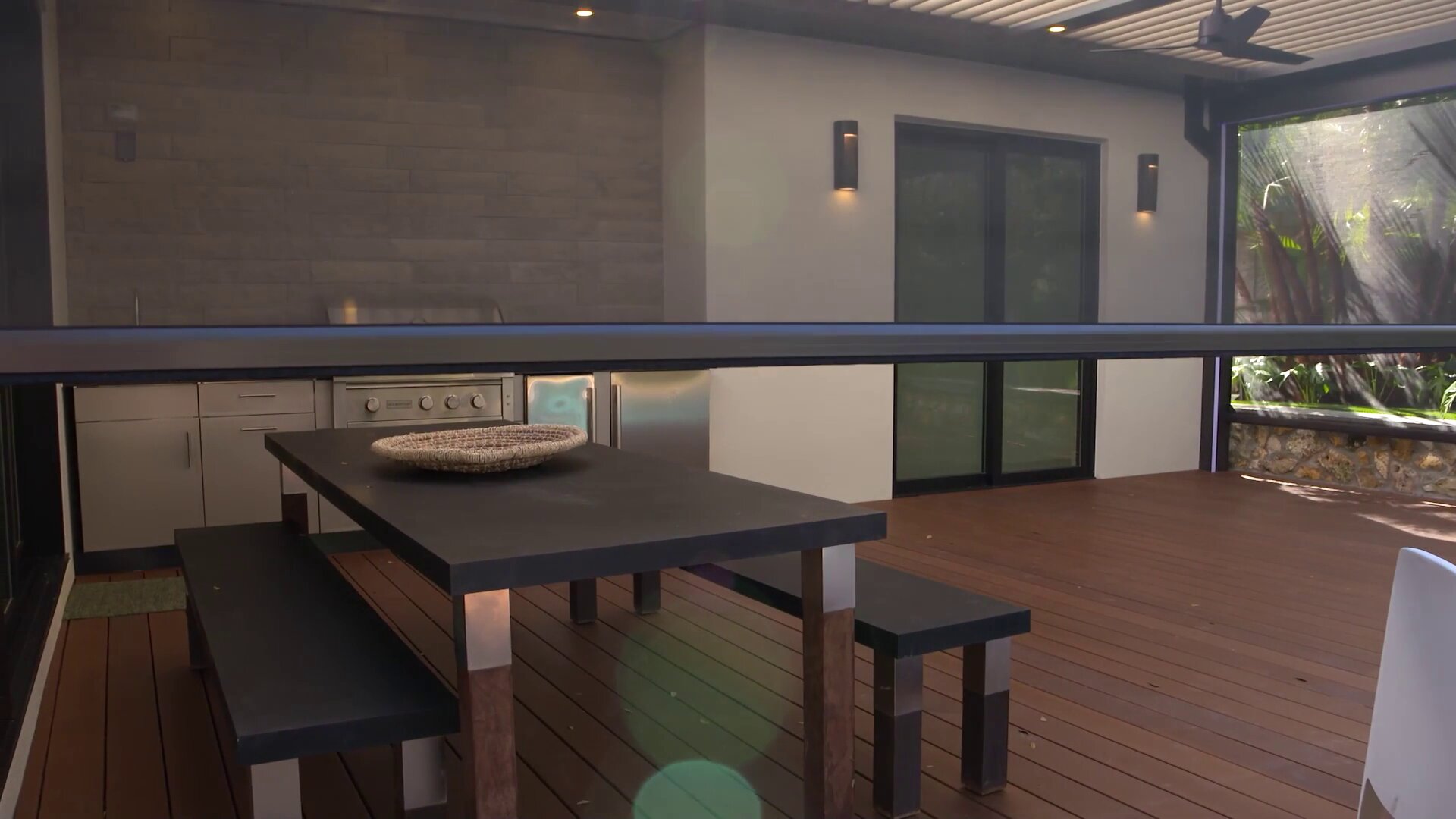 TNAR 2022 luxury home with Phantom motorized screens