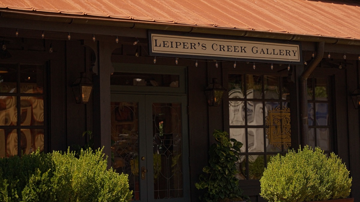 Leiper's Creek Gallery store front in Leiper's Fork